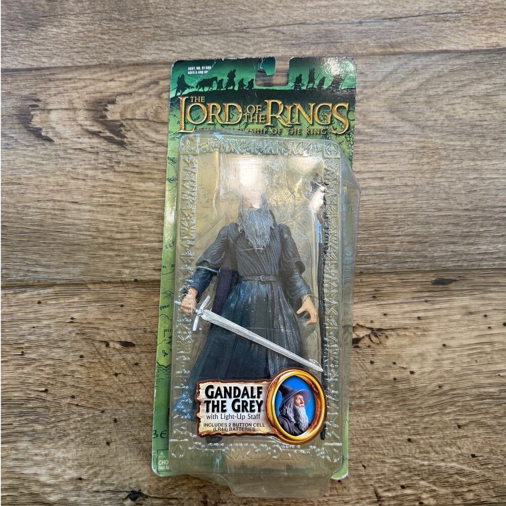Lord of the Rings Fellowship of the Ring Gandalf the Grey Sealed 2003 Figurine